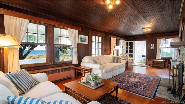 Building Photo - 106 E Shore Ave