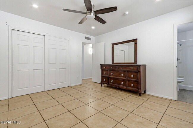 Building Photo - 11189 Ebb Tide Dr