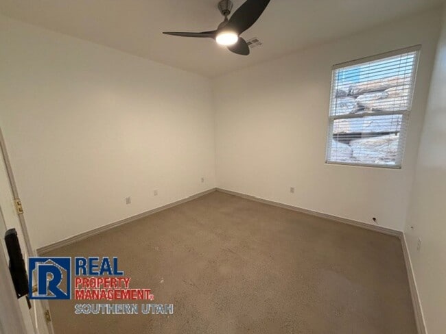 Building Photo - 2 weeks free if moved in by Feb 2nd!!!