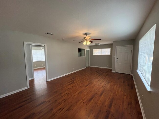 Building Photo - 1307 Corona Dr