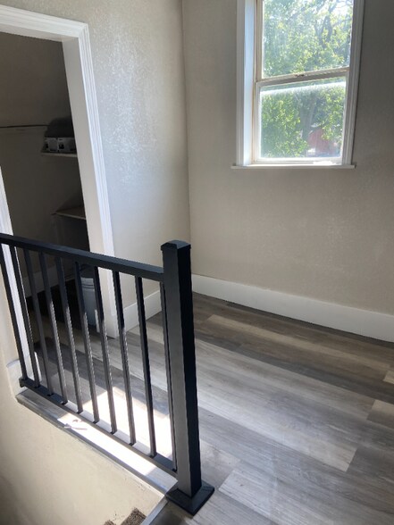 Building Photo - 531 S Meridian St