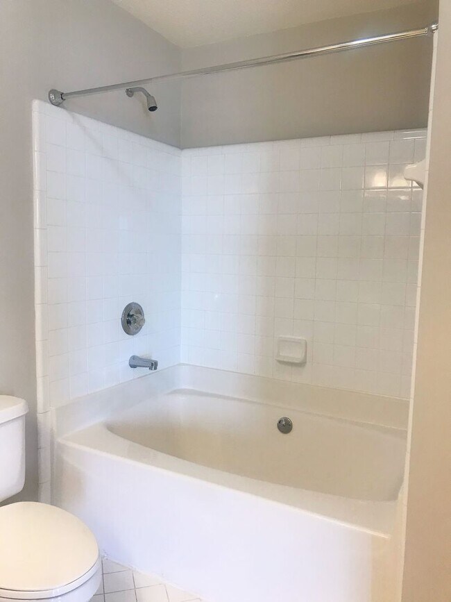 Building Photo - 2BR Waterfront Condo in Davidson. Enjoy Be...