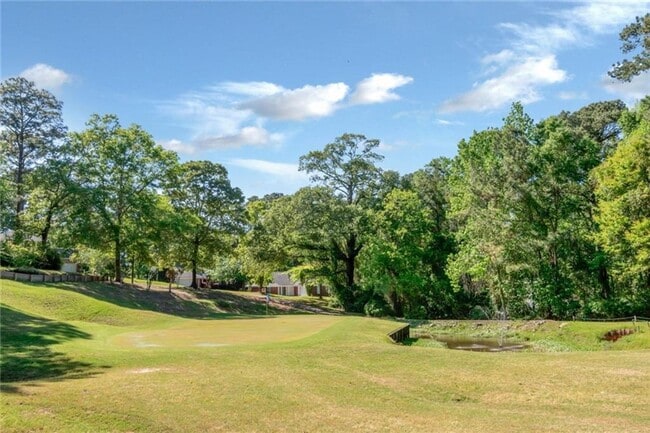Building Photo - Beautifully Remodeled Home on Lake Forest ...