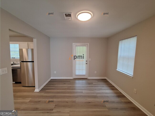 Building Photo - 8170 Autumn Green Dr