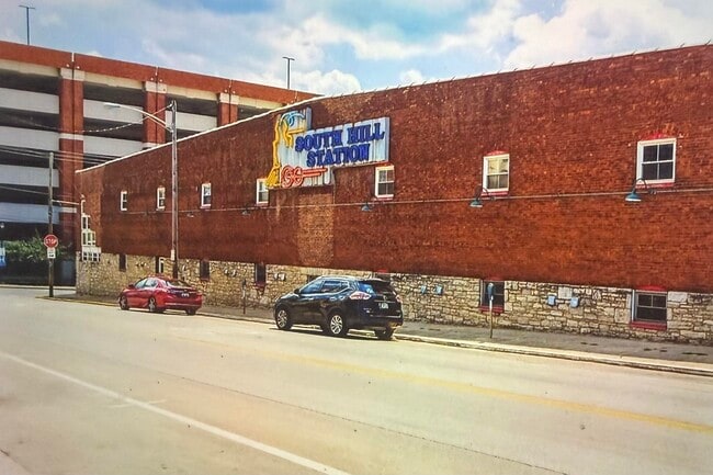 Building Photo - 222 Bolivar St