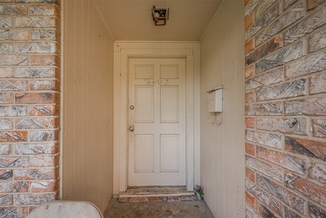 Building Photo - 9403 Vickijohn Dr