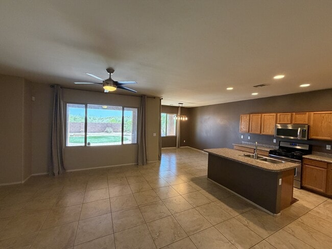 Building Photo - 1145 E Madera Grove Ln