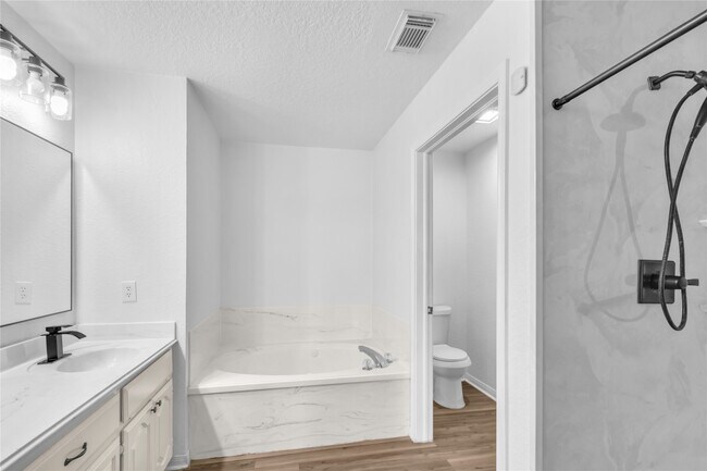 Building Photo - 2930 23rd Ave N