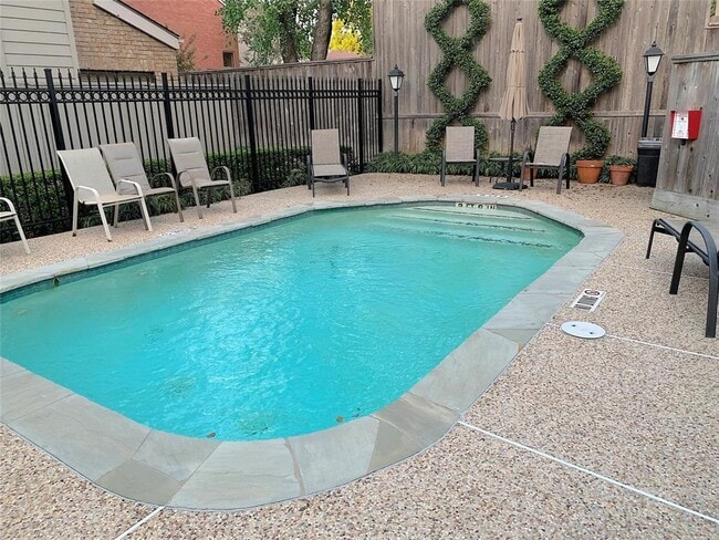 Building Photo - 2601 Augusta Dr