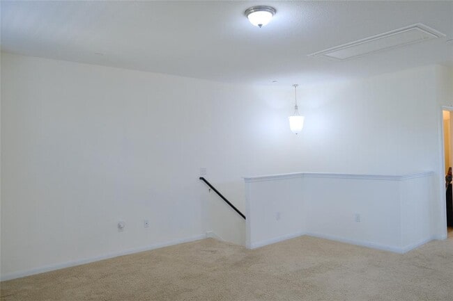 Building Photo - 2880 Donnell Dr