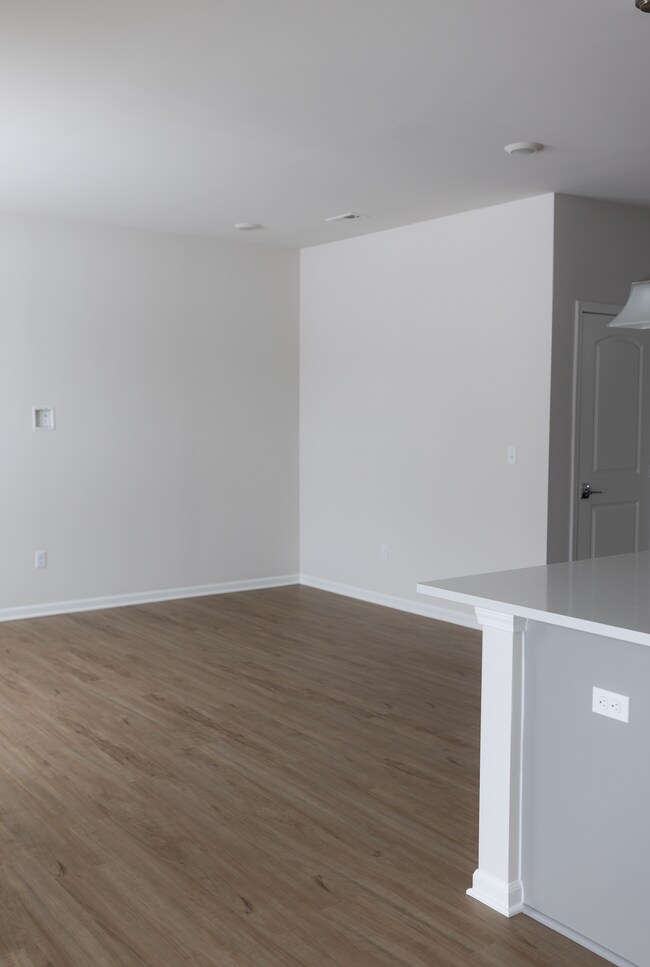 Building Photo - 1903 Salt Springs Dr