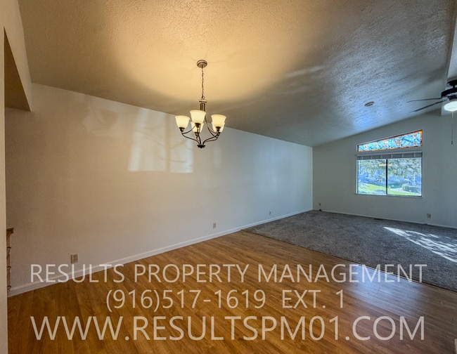 Building Photo - Fantastic Over 55 Community! Amenities! 2 bedroom