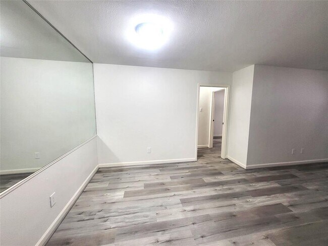 Building Photo - 8787 Brae Acres Rd