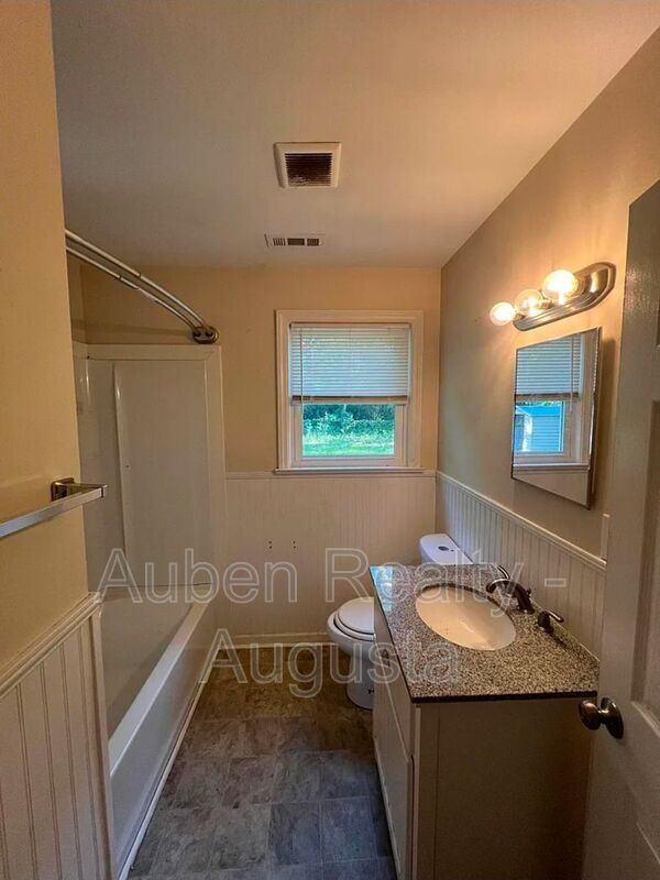 Building Photo - 2201 Shirley Ave