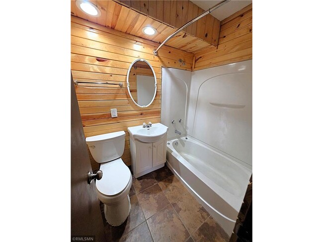 Building Photo - 1532 Randolph Ave