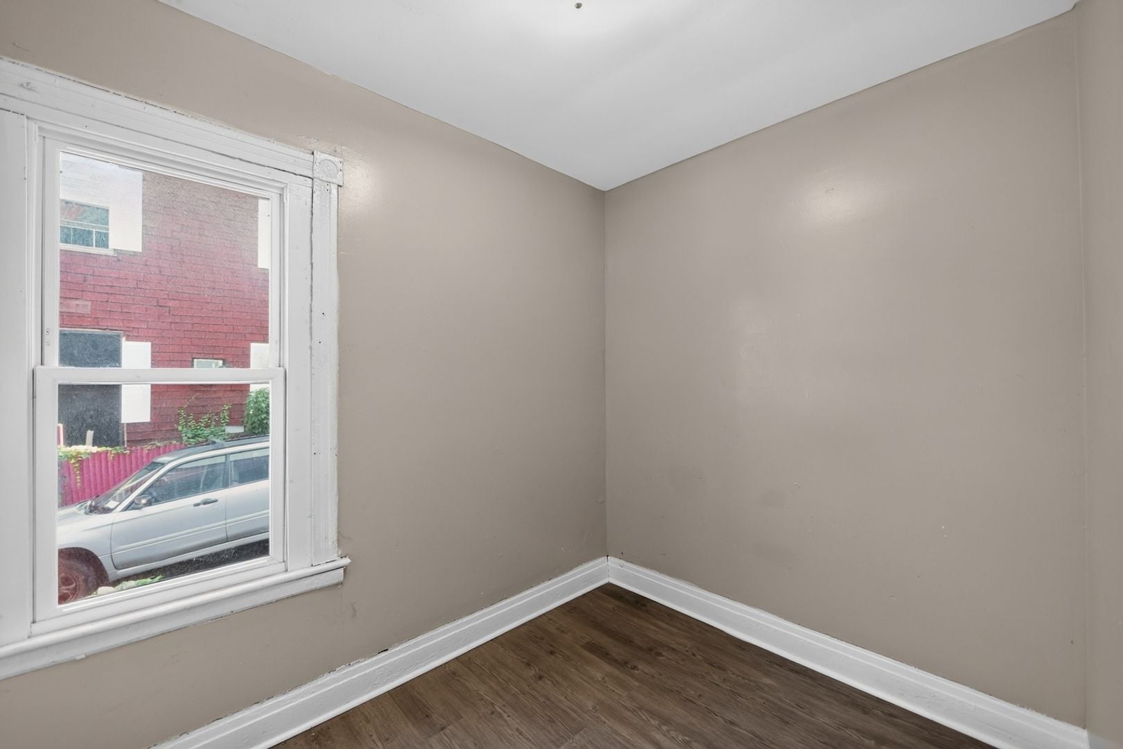 Building Photo - 362 9th St