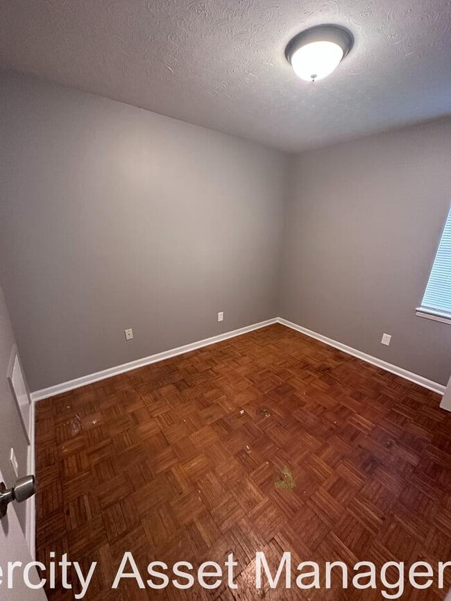 Building Photo - 4180 Kerwin Dr