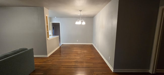 Building Photo - 637 Pennington Dr