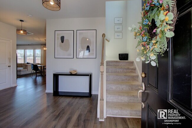 Building Photo - 214 Honey Horn Dr