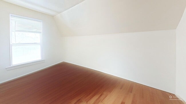 Building Photo - Spacious 5-Bedroom, 4-Bathroom Home Near UVM & Downtown Burlington (10 Walnut St)