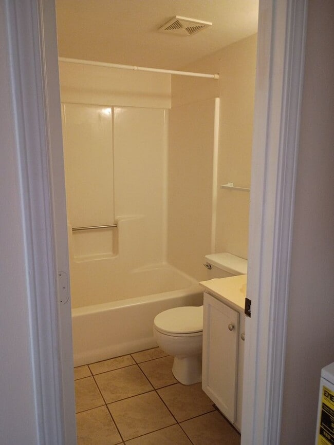 Building Photo - Tradewinds I