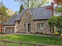 Building Photo - Locust Lane House!