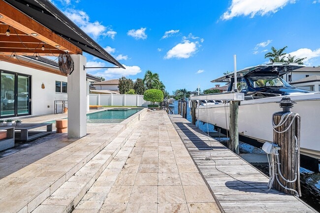 Building Photo - 740 NE 36th St