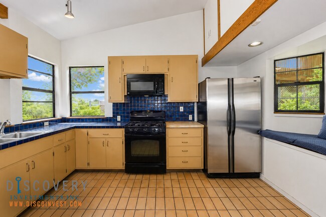 Building Photo - Montclair Four Bedroom Contemporary Late 20th Century Home