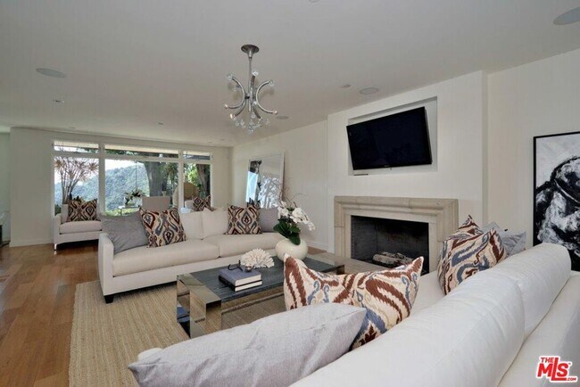 Building Photo - 2439 Carman Crest Dr