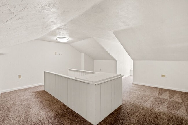 Building Photo - MOVE IN SPECIAL! SCORE HALF OFF 1ST MONTH'...