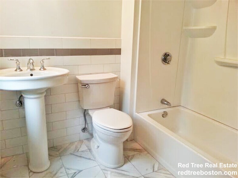 Building Photo - 74 Manet Rd