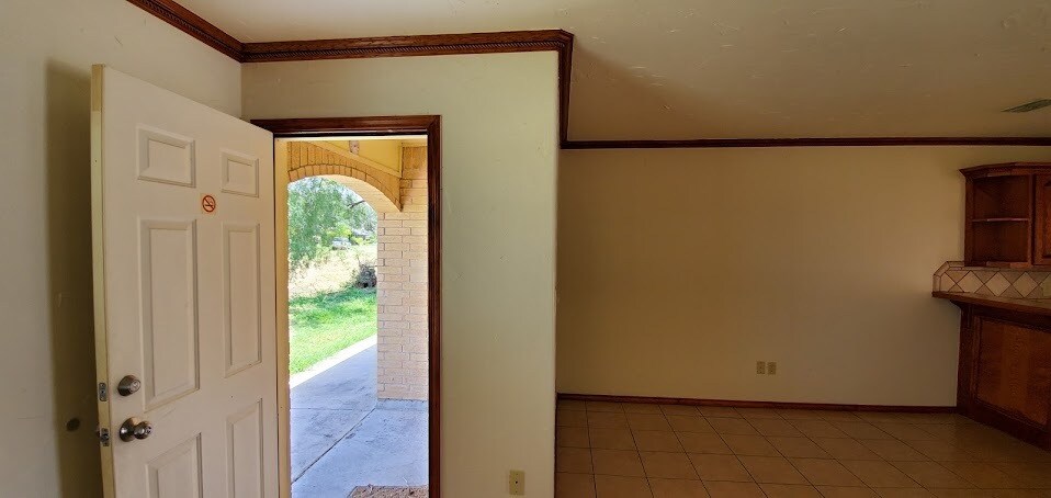 back door - 2000 Circle Dr