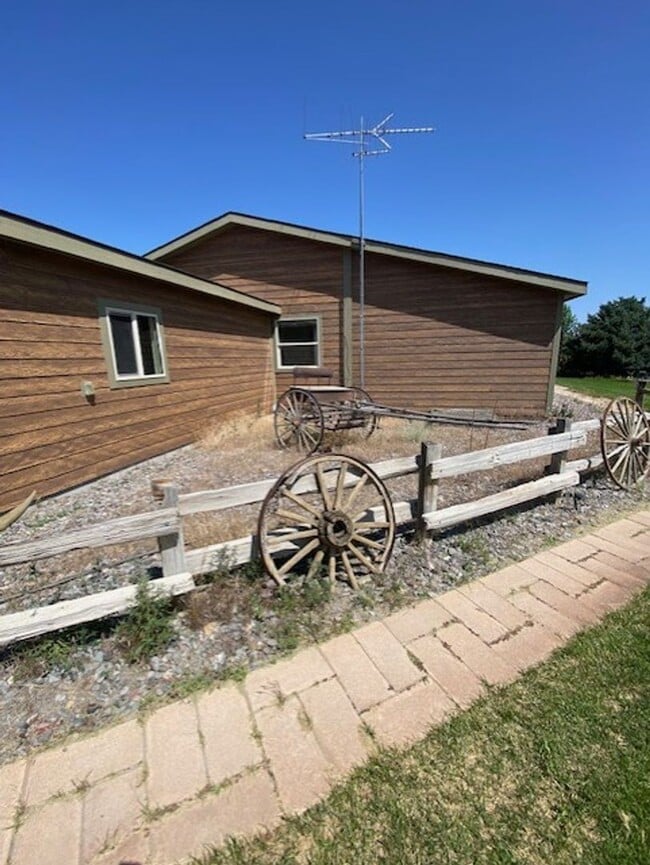 Building Photo - True Western Living On The Snake River