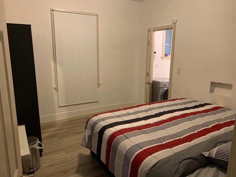 Building Photo - 4204 Letitia Ave S