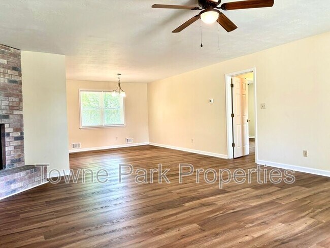 Building Photo - 292 Murray Dr