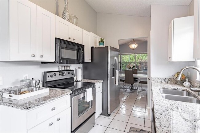 Building Photo - 767 Meadowside Ct