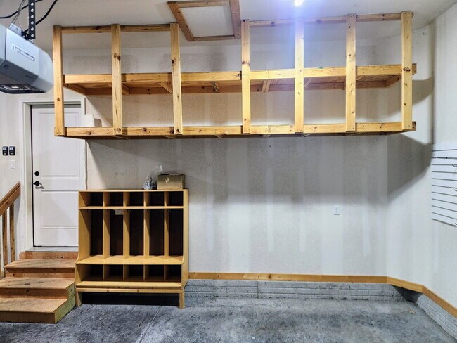 Building Photo - 1603 Red Cedar Ln