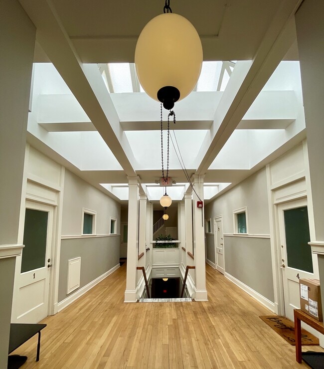 Common entrance hallway, old world charm - 88 Main St