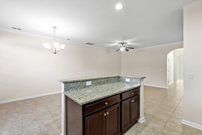 Building Photo - Beautiful 3 BR, 2.5 BA Townhome Easy Access to I-85 & I-385