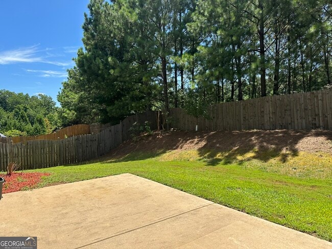 Building Photo - 669 Maple Grove Way