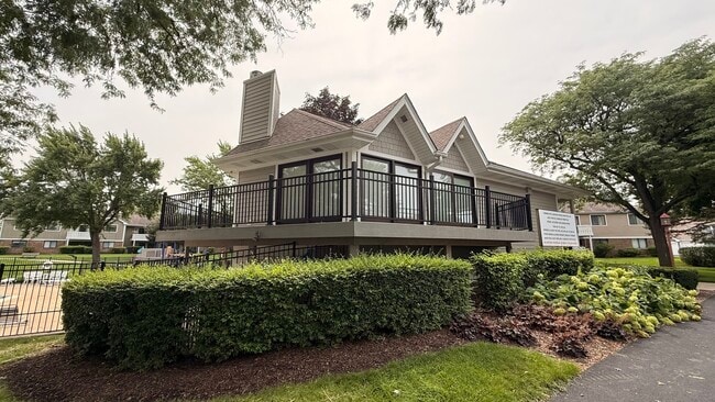 Building Photo - 220 Oak Knoll Ct