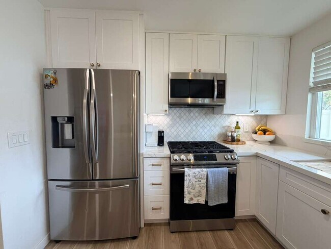 Building Photo - 2144 Bluehaven Ct