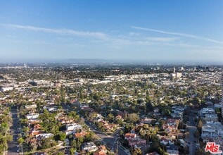Building Photo - 10430 Wilshire Blvd