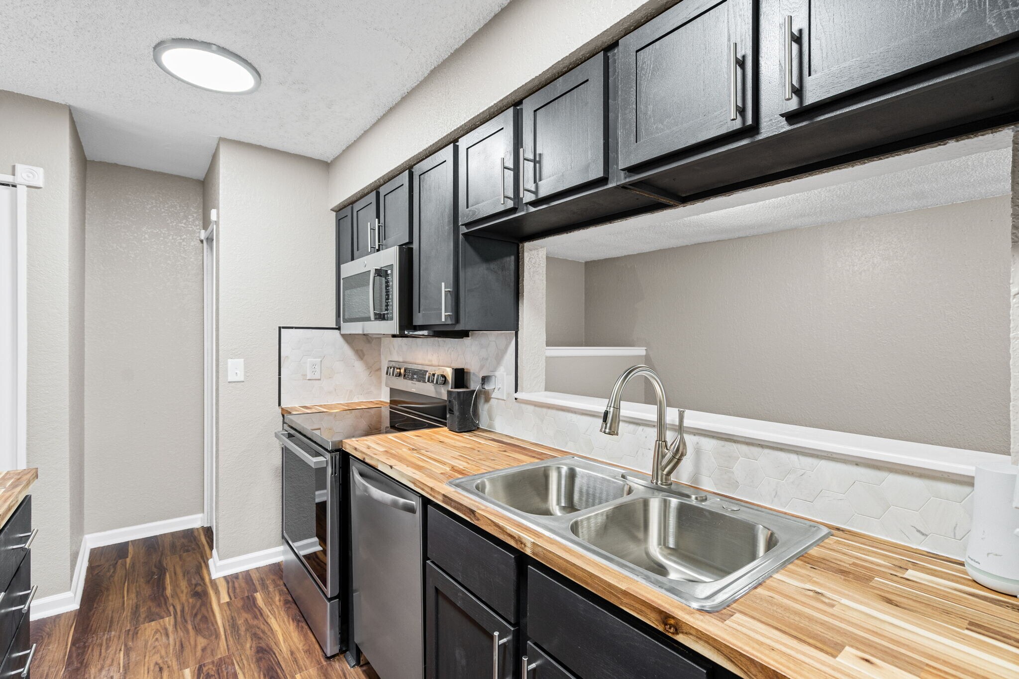 Building Photo - 2826 S 55th St