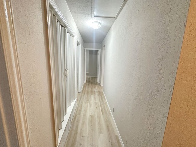 Building Photo - 2409 Stonegate St