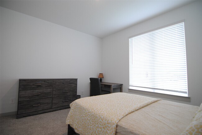 Building Photo - 29207 Pikes Peak Dr