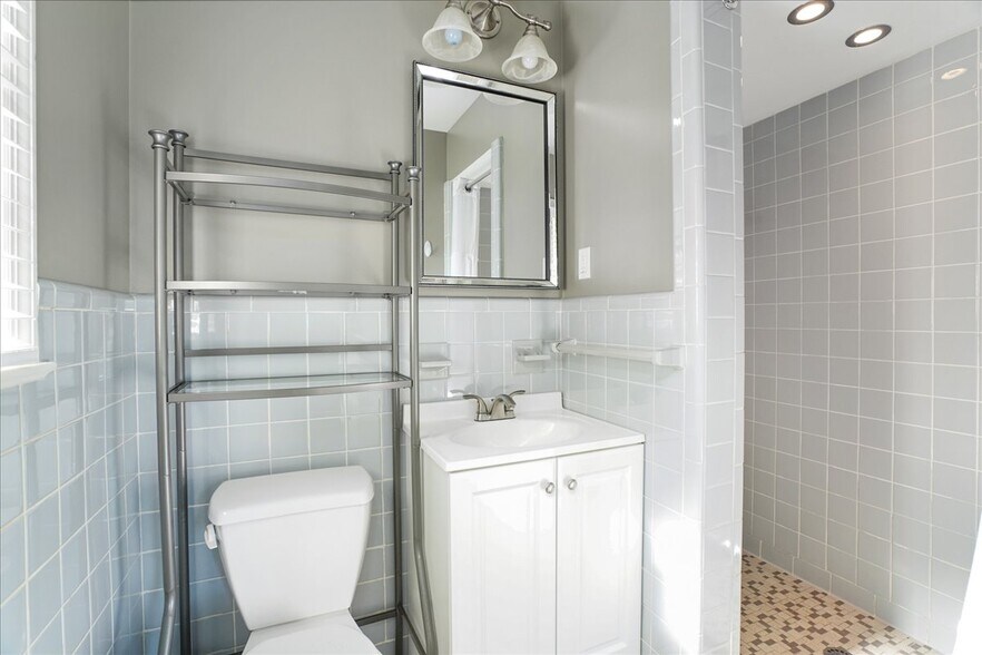 Building Photo - 6309 Regal Rd