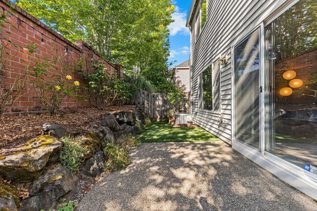 Building Photo - 15183 NW Nightshade Dr