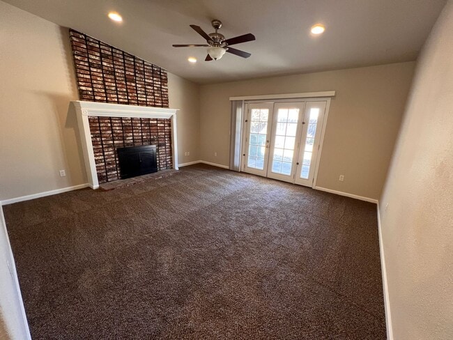 Building Photo - $2,250 Fowler & Shields, 3 Bedrooms - E Fe...