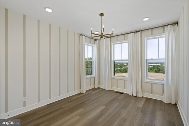 Building Photo - 20799 Lamlash Ter